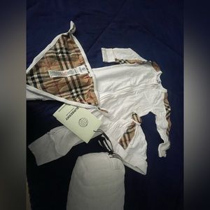 Burberry baby set